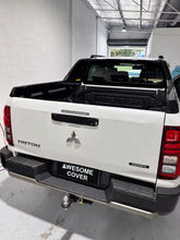 Load image into Gallery viewer, Custom Made Leather Seat Covers for Mitsubishi Triton 2024-2026

