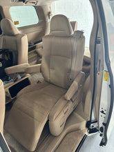 Load image into Gallery viewer, Custom Made Leather Seat Covers for Toyota Alphard &amp; Vellfire 7 Seater 2014-2018
